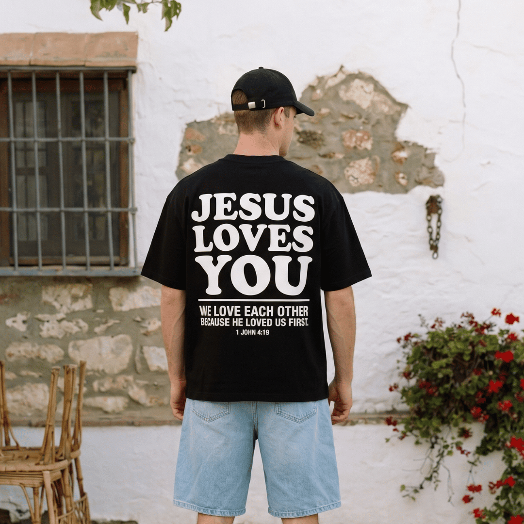 Tshirt oversized  JESUS LOVES YOU