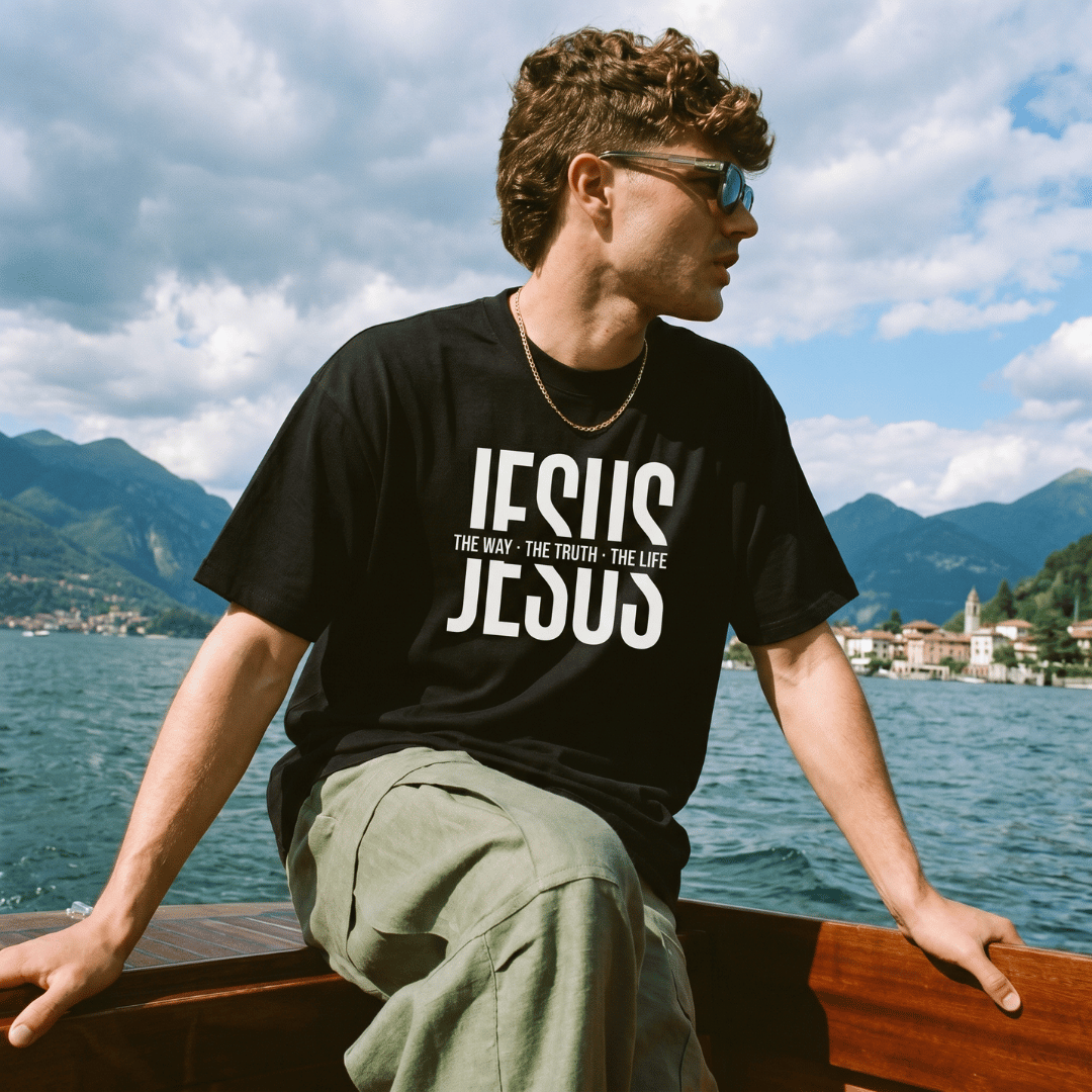 Tshirt oversized- NEGRA JESUS THE WAY