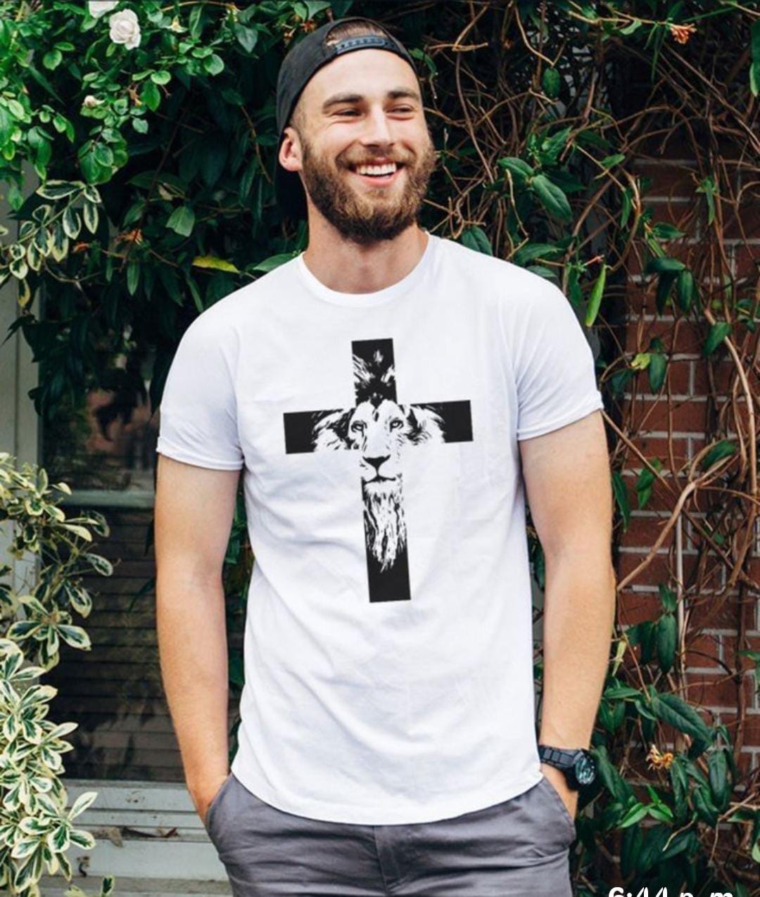 CAMISETA CRUZ LEON BN / HOMBRE